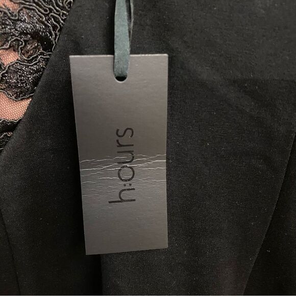 H:ours Keegan Dress Black Noir
One-Shoulder mini Lace Detail Revolve XS - Picture 9 of 11